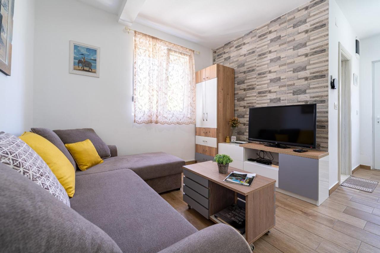 Apartments Gruda เซทินเจ ภายนอก รูปภาพ