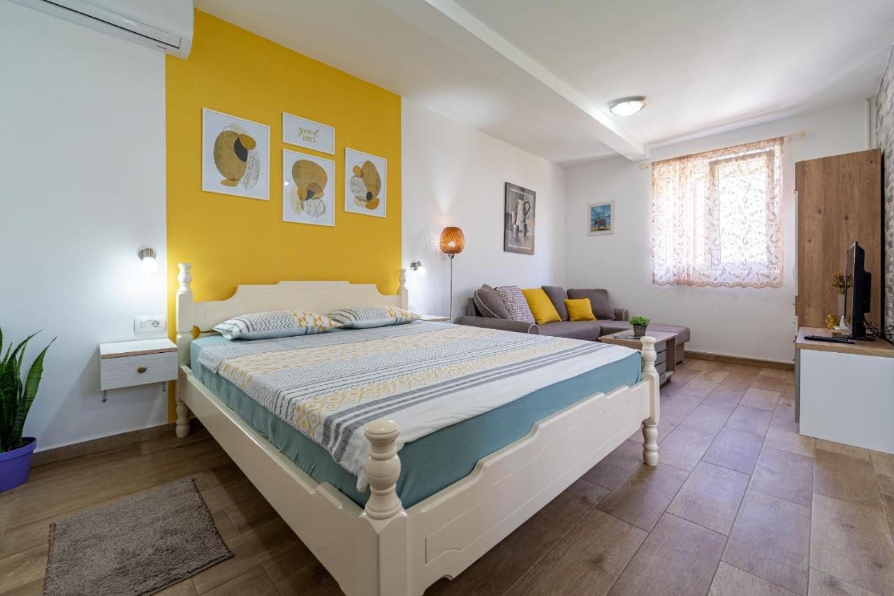 Apartments Gruda เซทินเจ ภายนอก รูปภาพ